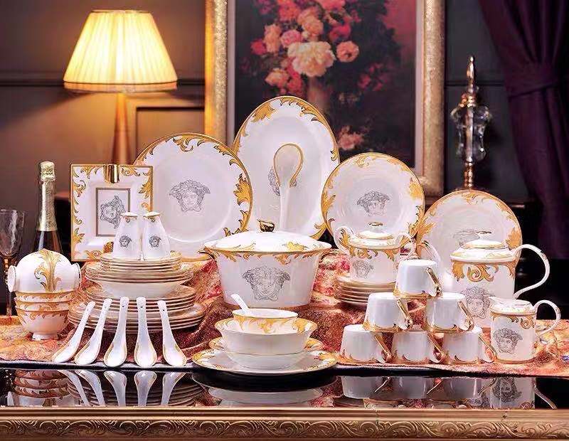 Ivory Gold Acanthus Medallion Dinnerware Set