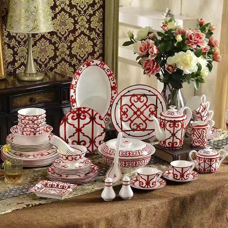 Red White Scroll Lattice Dinnerware Set